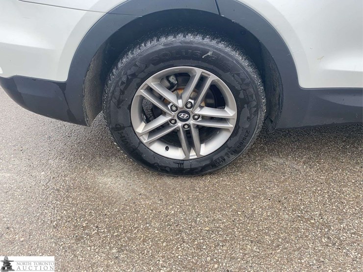 2017-hyundai-santa-fe-image-9