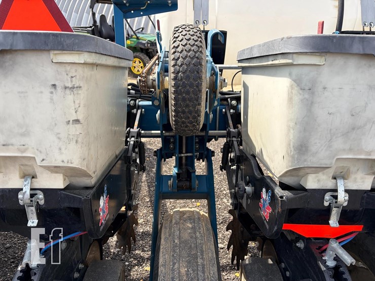 2008-kinze-3000-image-12