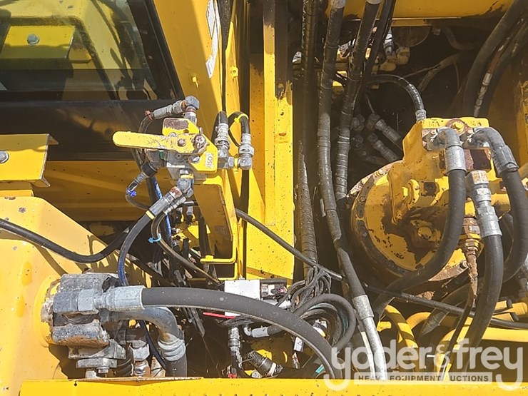 2015-komatsu-pc490-lc-11-image-119