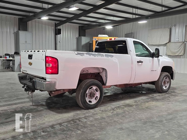 2014-chevrolet-2500hd-image-3