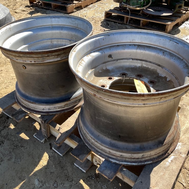 #3955 • (2) 22.5 Steel Semi Rims