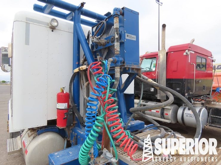 2013-peterbilt-365-image-5