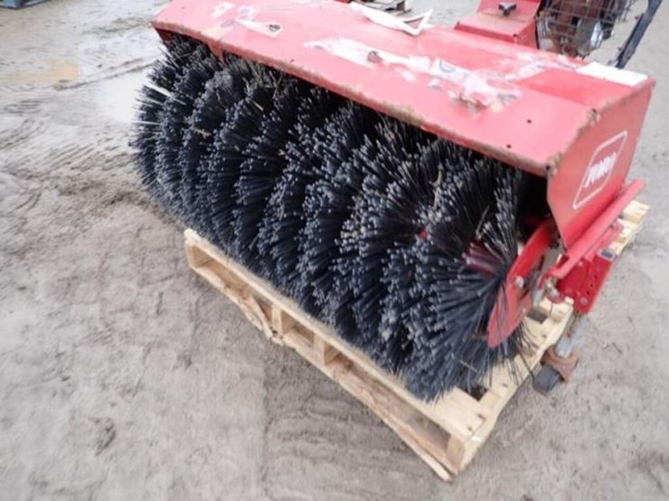 toro-power-broom-36-in.-walk-behind-rotary-broom-image-14