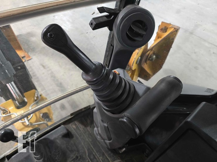 2023-deere-310-g-tier-image-26