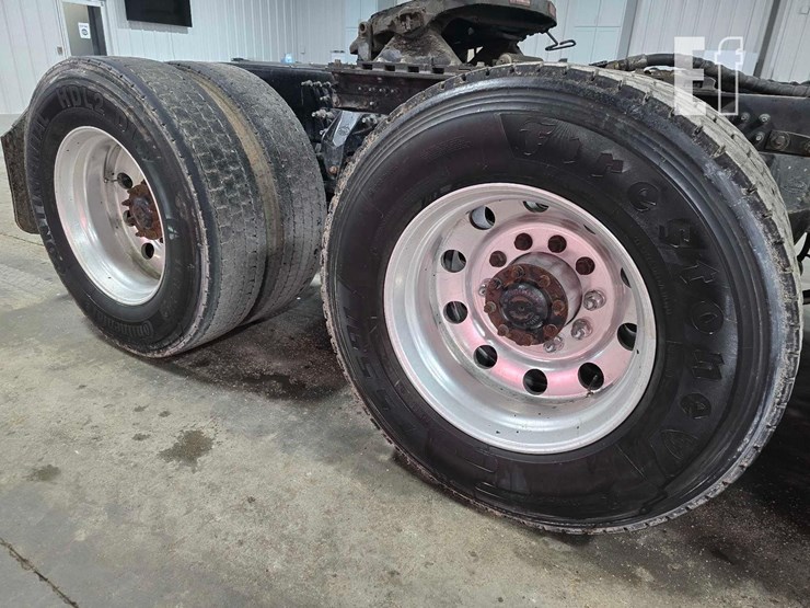 2017-mack-pinnacle-chu613-image-33