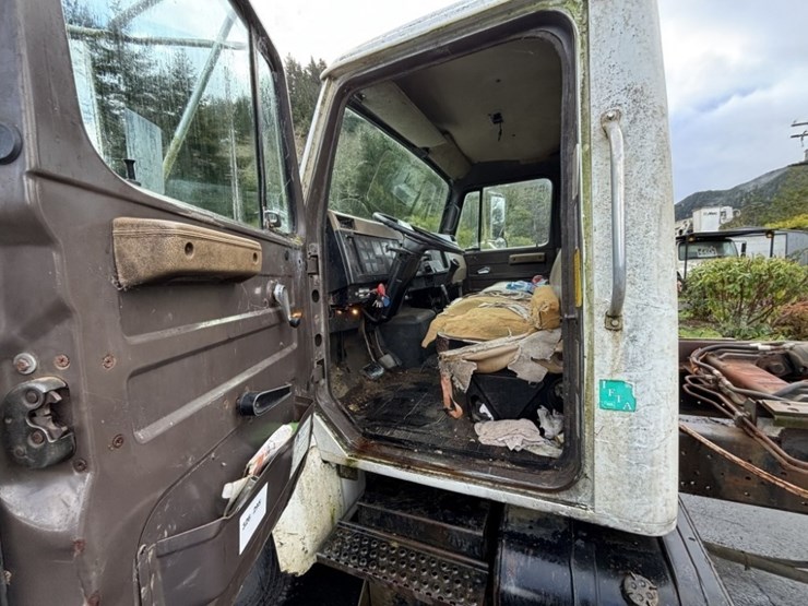 1991-international-4700-image-22