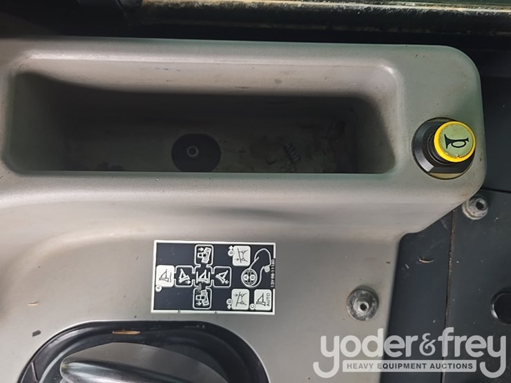 2014-komatsu-d61px-23-image-107