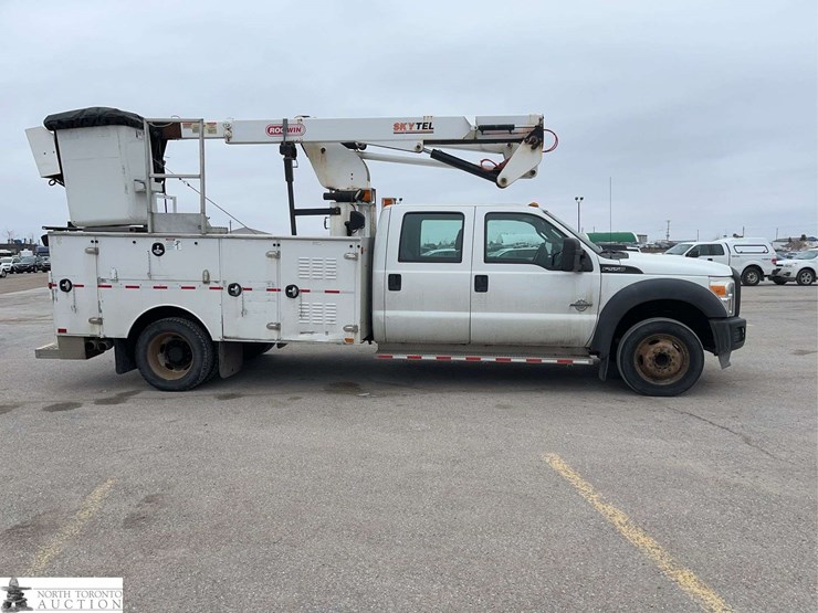 2011-ford-f550-image-4