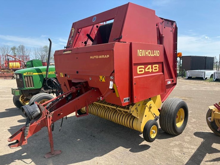 new-holland-648-image-1