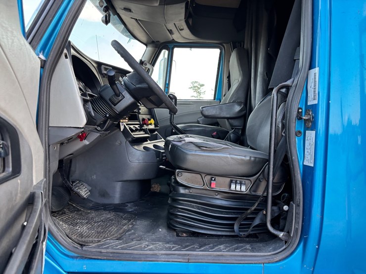 2015-international-prostar-image-13