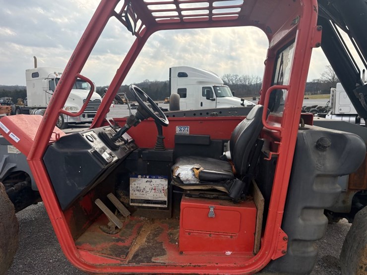 2017-skyjack-sj1056th-image-13