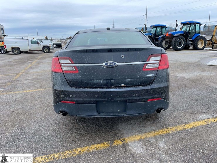 2017-ford-taurus-image-6