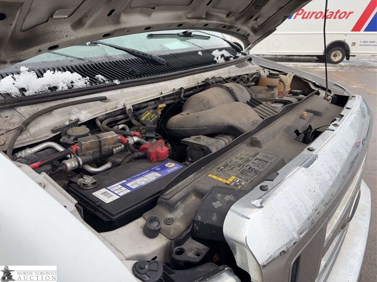 2011-ford-cargo-image-10