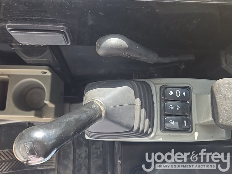 2018-caterpillar-305.5-image-98