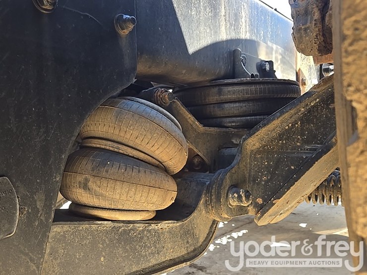 2014-kenworth-t880-image-28