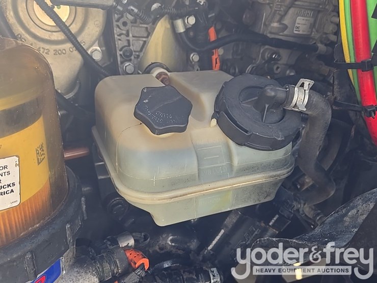 2014-freightliner-cascadia-113-image-74