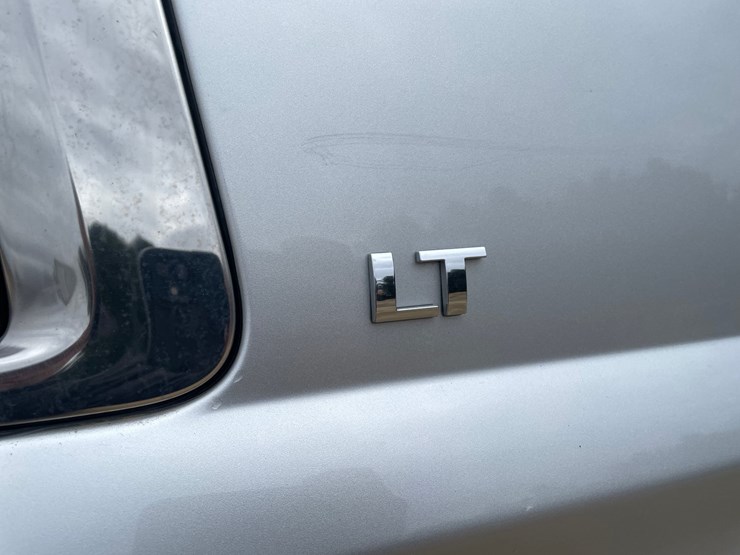 2015-chevrolet-suburban-image-11