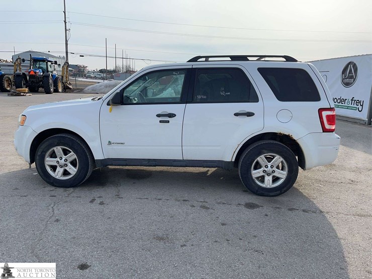 2011-ford-escape-hybrid-image-8