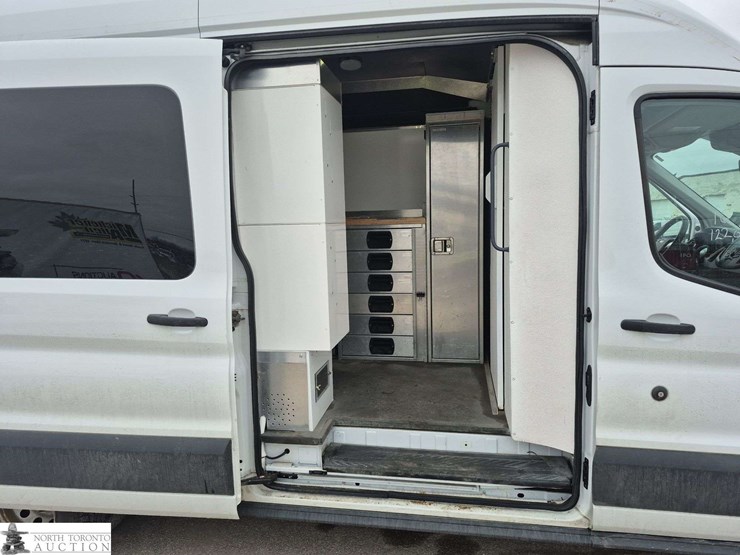 2016-ford-transit-image-15