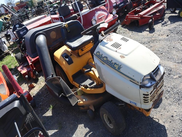cub-cadet-riding-tractor-image-1