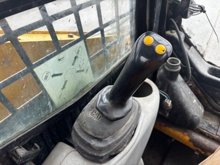 2009-caterpillar-232b2-image-16