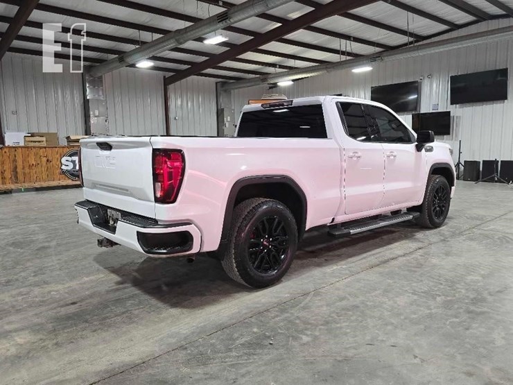 2021-gmc-sierra-1500-image-3