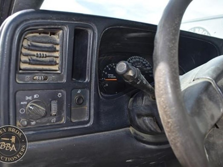 2007-chevrolet-3500-image-31