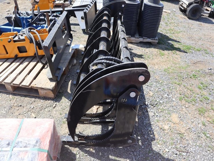future-skid-steer-grapple-image-3