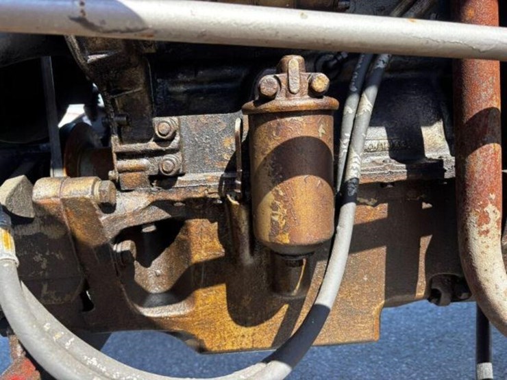 massey-ferguson-135-image-38