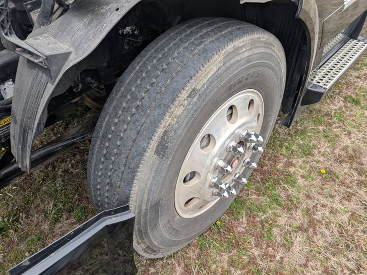 #31951-•-2015-volvo-vnl-tandem-axle-truck-tractor-image-10