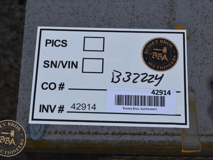 caterpillar-dozer-lawn-ornament-42914-image-9