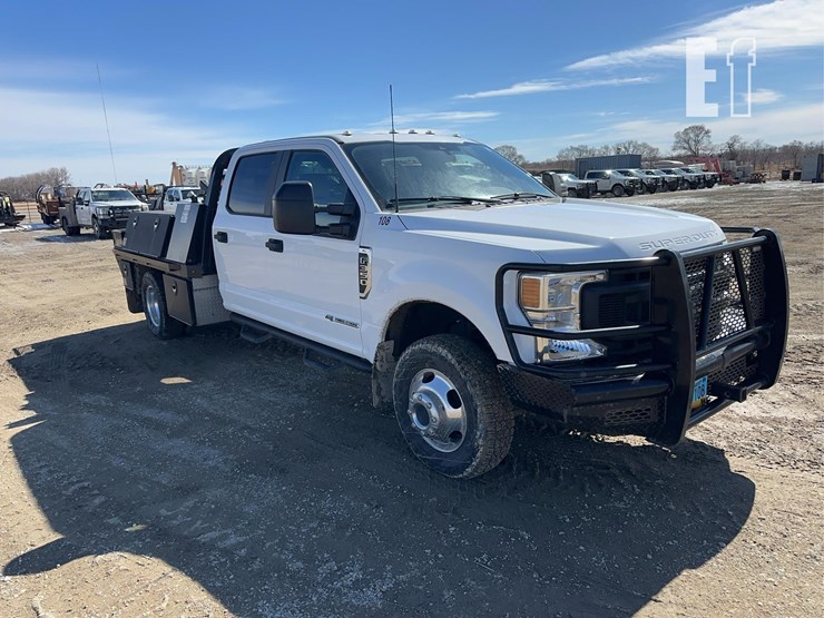 2021-ford-f350-xl-image-3