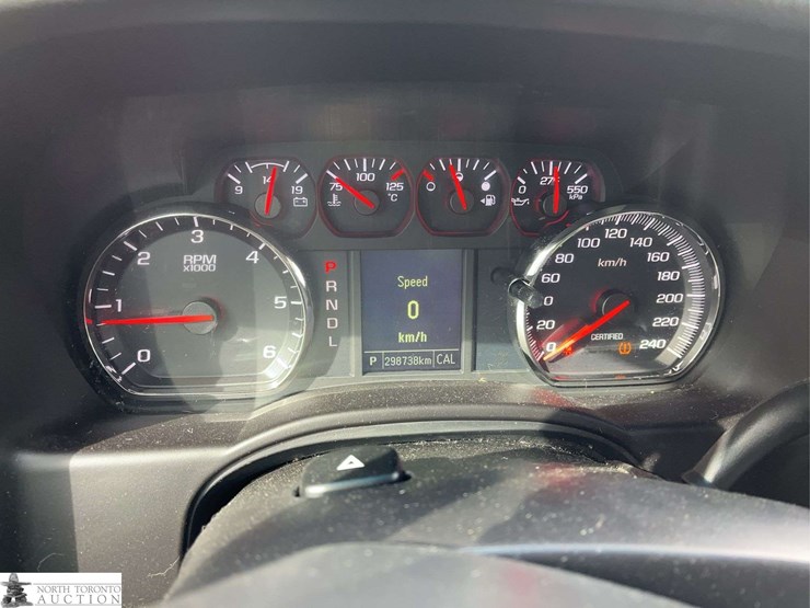 2017-chevrolet-tahoe-image-12