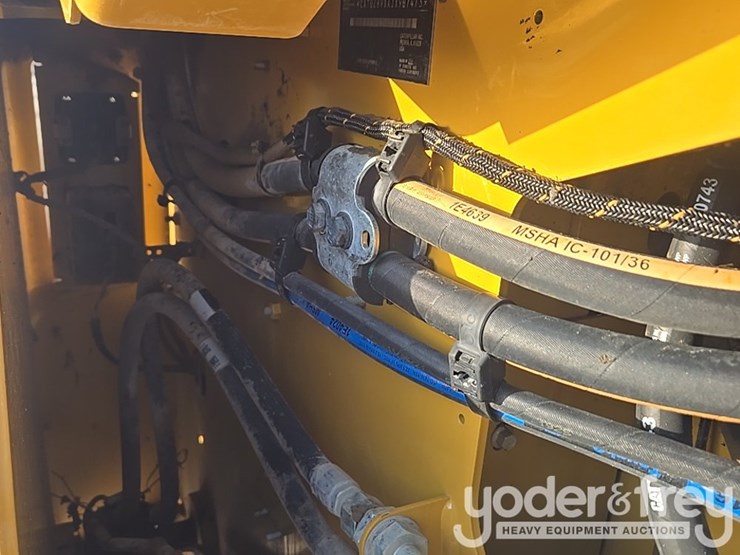 2021-caterpillar-289d3-image-41