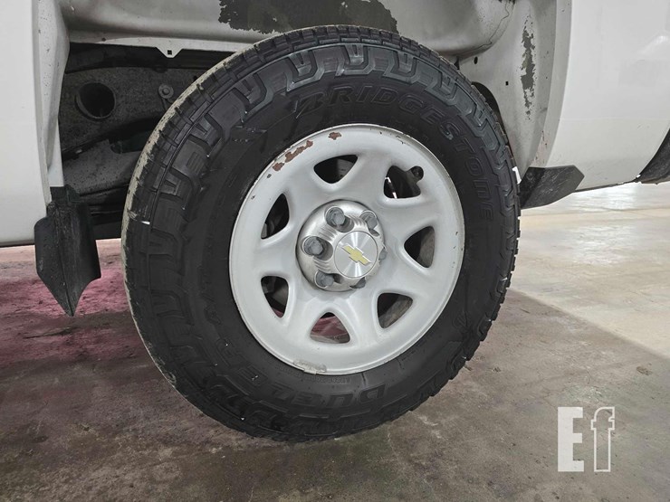 2015-chevrolet-silverado-1500-image-21