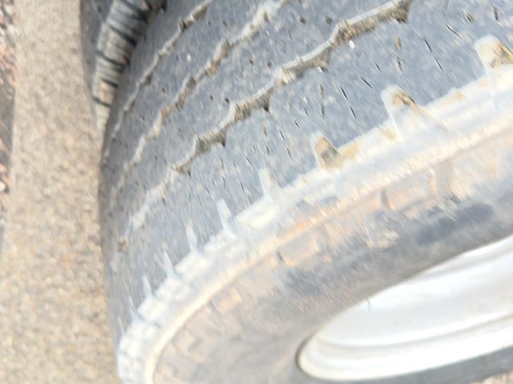 2019-chevrolet-3500-image-17