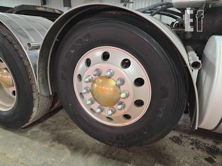 2017-mack-pinnacle-chu613-image-31