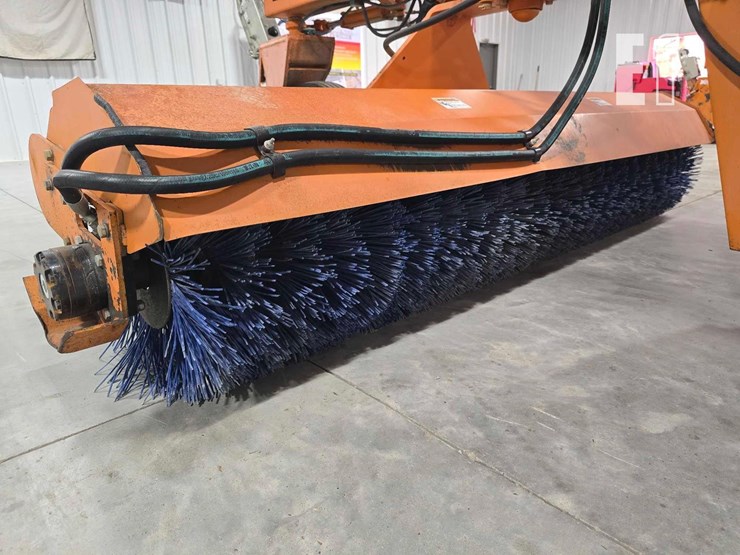 2019-broce-bw260-image-12