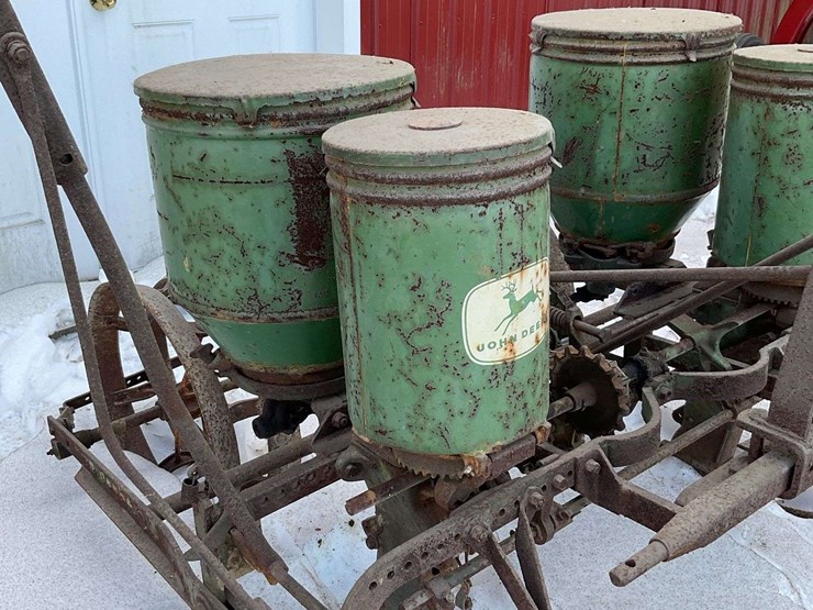 john-deere-three-point-planter-image-7