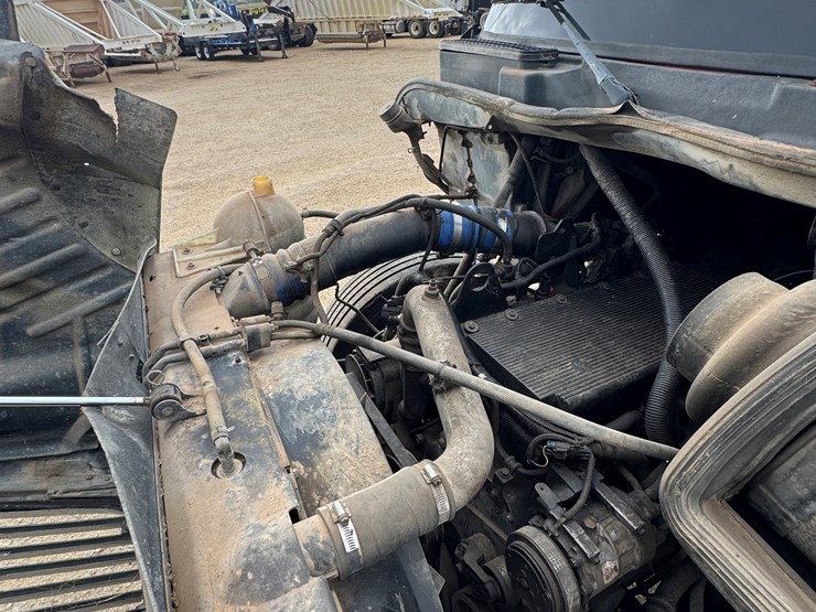 2004-international-transtar-8600-image-6