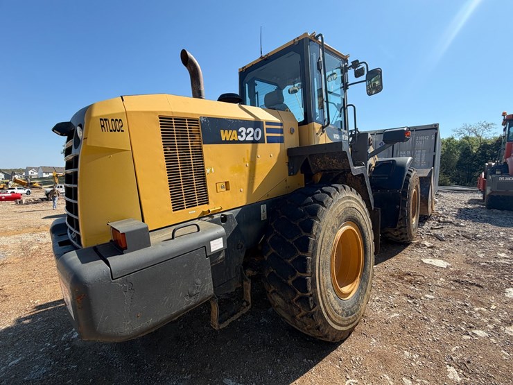 2016-komatsu-wa320-7-image-8