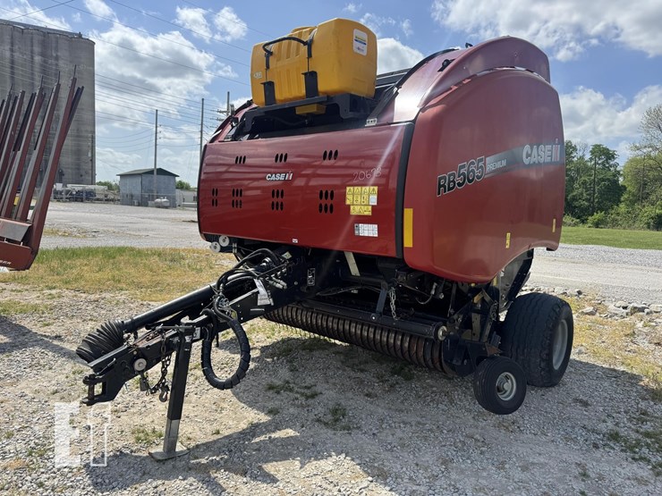 2018-case-ih-rb565-image-1