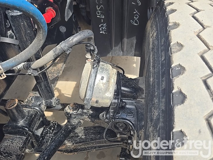 2012-freightliner-cascadia-125-image-65