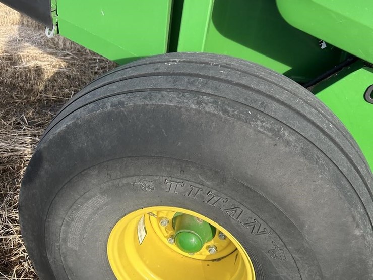 2019-john-deere-560m-image-23