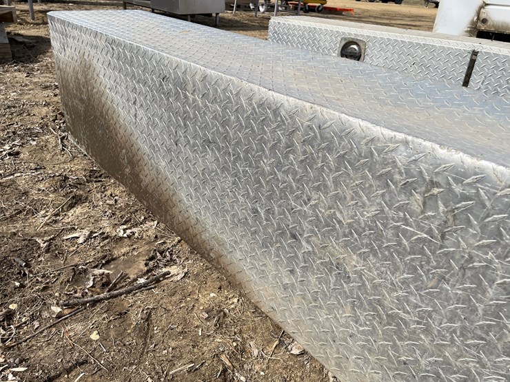 #3971-•-(2)-aluminum-truck-tool-box's-image-27