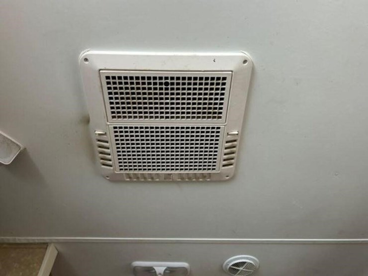 2010-gulf-stream-innsbruck-supreme-lodge-40tbs-t/a-image-87