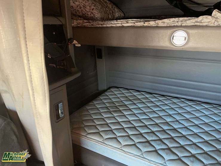 2012-peterbilt-386-image-19