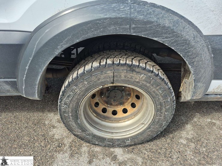 2016-ford-transit-image-28