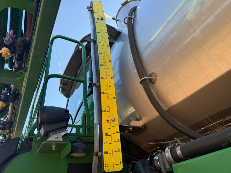 2015-john-deere-r4038-image-61