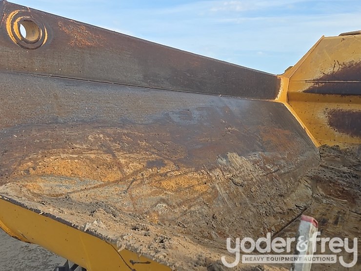 2022-deere-260e-image-76